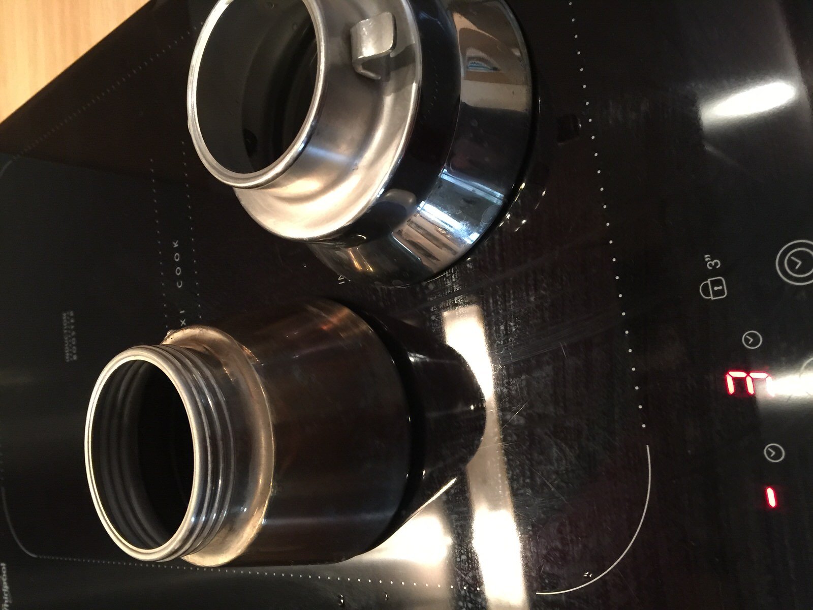 two moka pots work where on this induction hob one gets the "no pot" alert